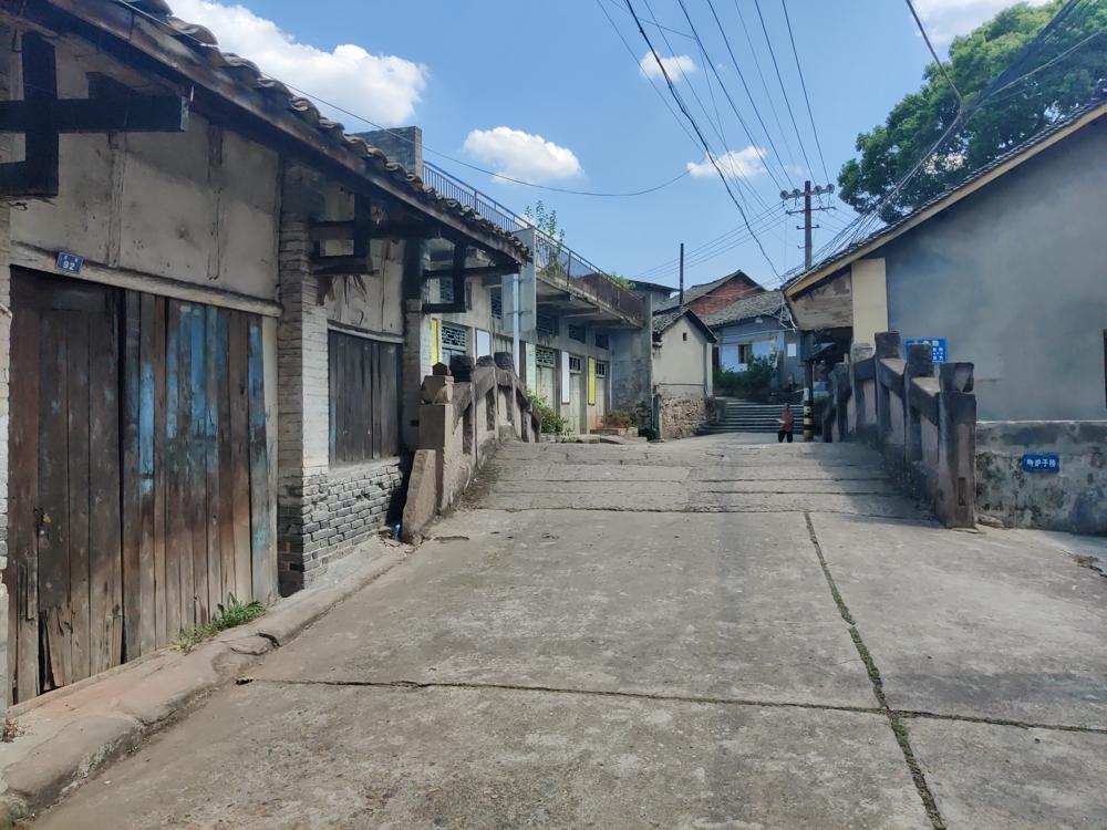 /m/2022/09/chengdu_taiping_ancient_town_view2.jpg